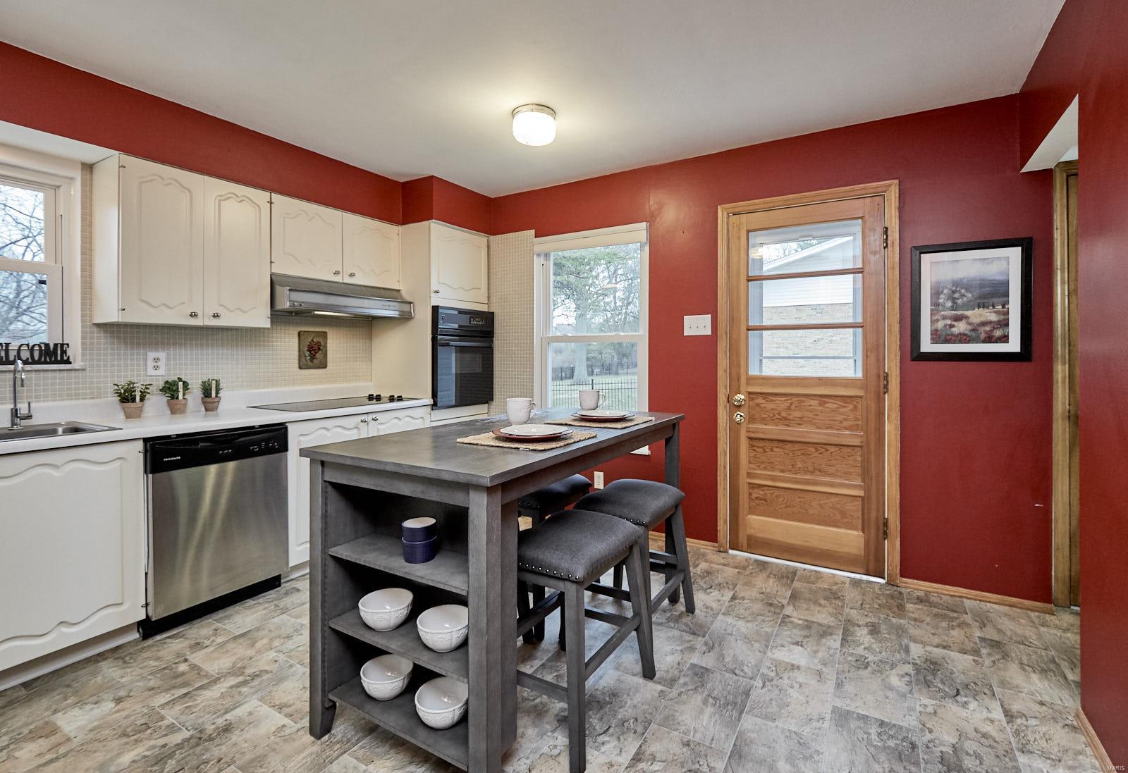 15663 Clayton Road Ballwin, MO 63011 - Photo 14 of 45 Gallery Image 14