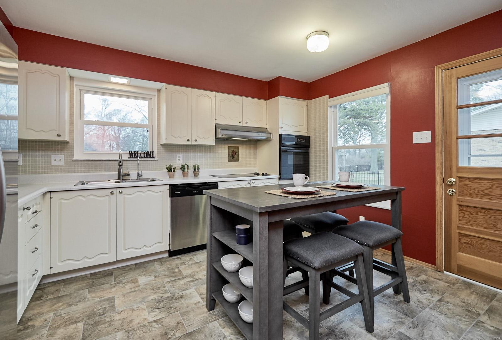 15663 Clayton Road Ballwin, MO 63011 - Photo 15 of 45 Gallery Image 15