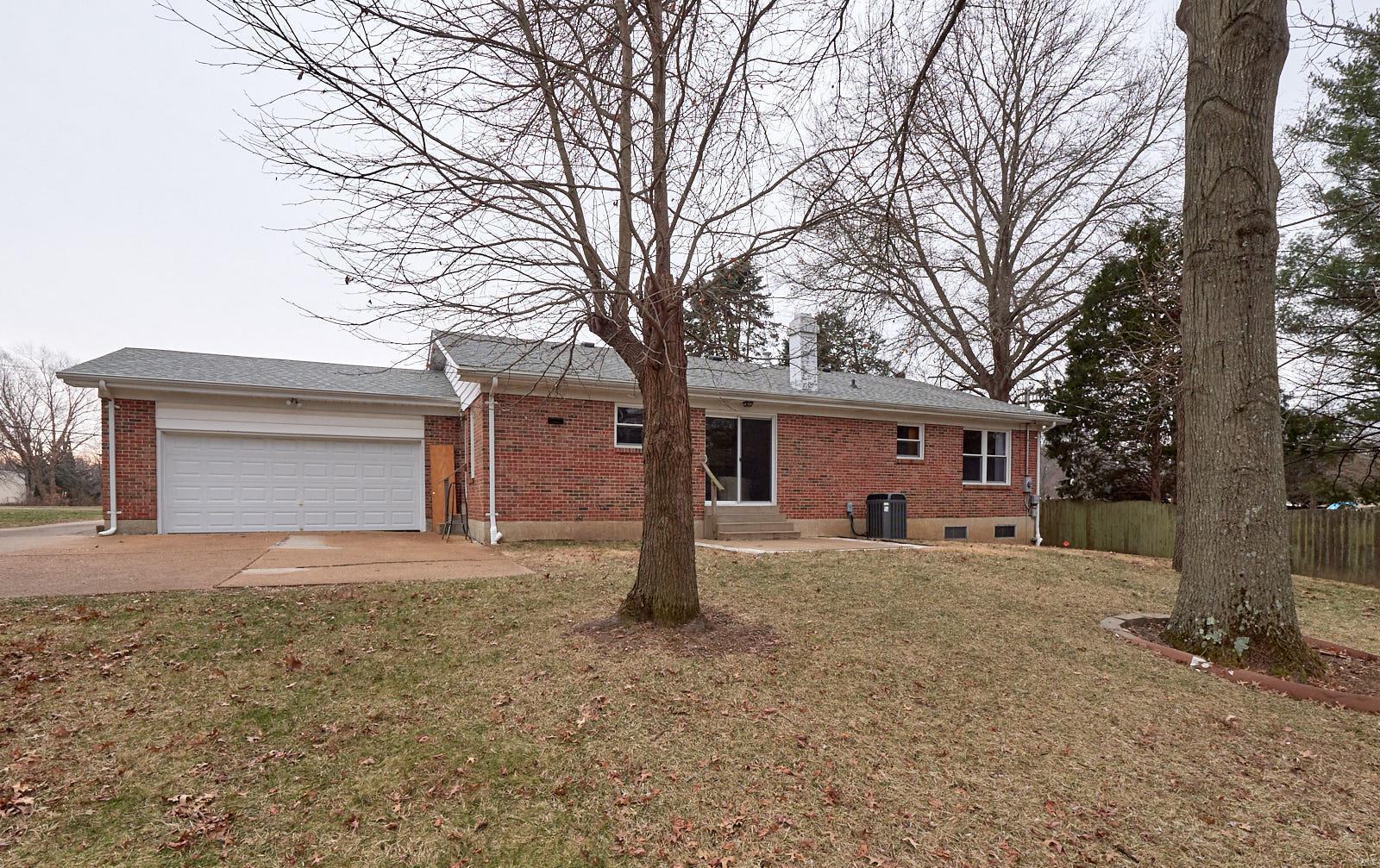 15663 Clayton Road Ballwin, MO 63011 - Photo 7 of 45 Gallery Image 7