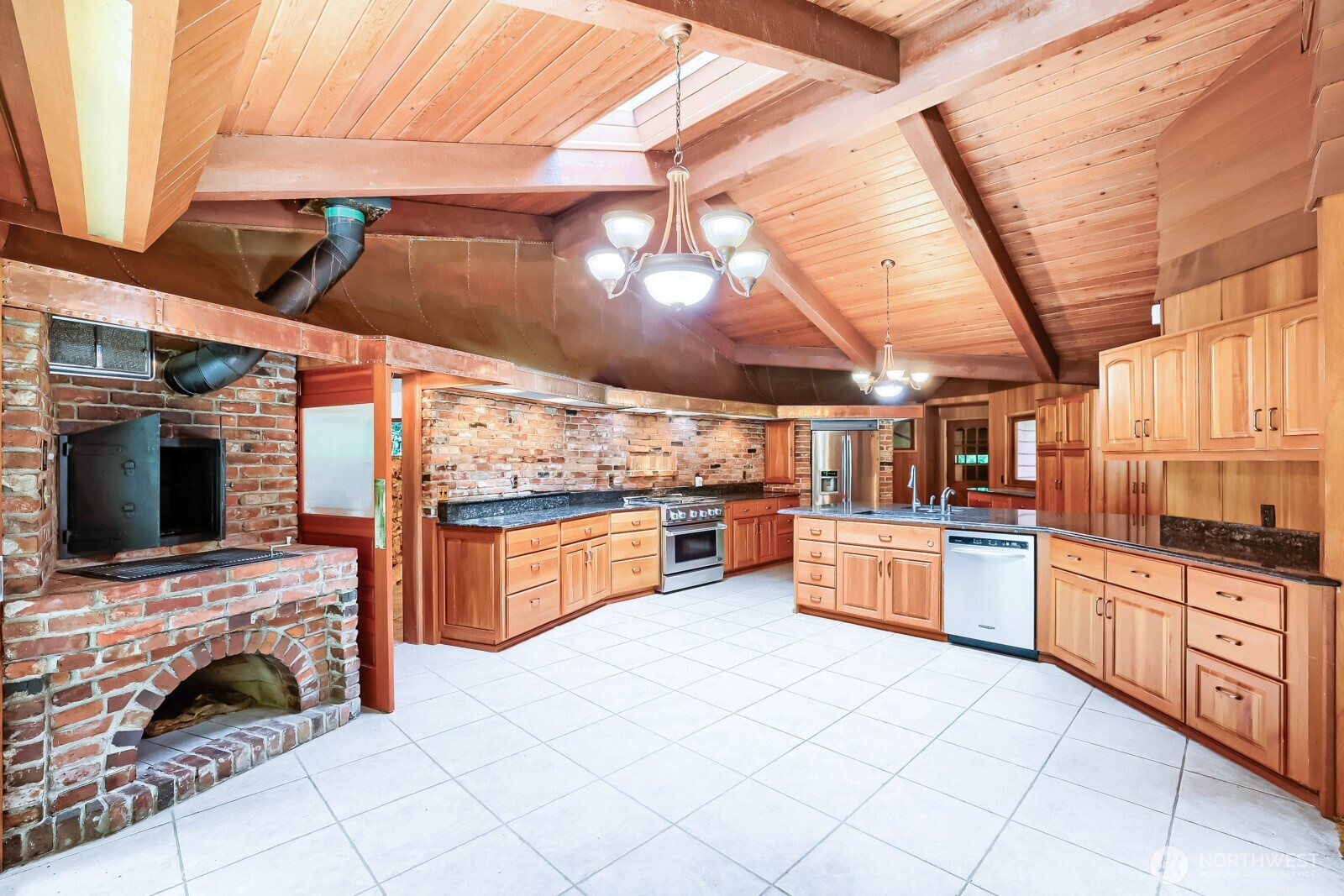 23313 Wachusett Road Woodway, WA 98020 - Photo 6 of 30 Gallery Image 6