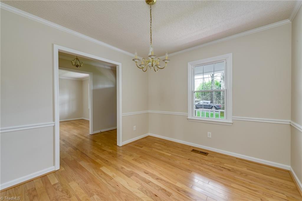 5941 Robinhood Road Pfafftown, NC 27040 - Photo 5 of 25 Dining room