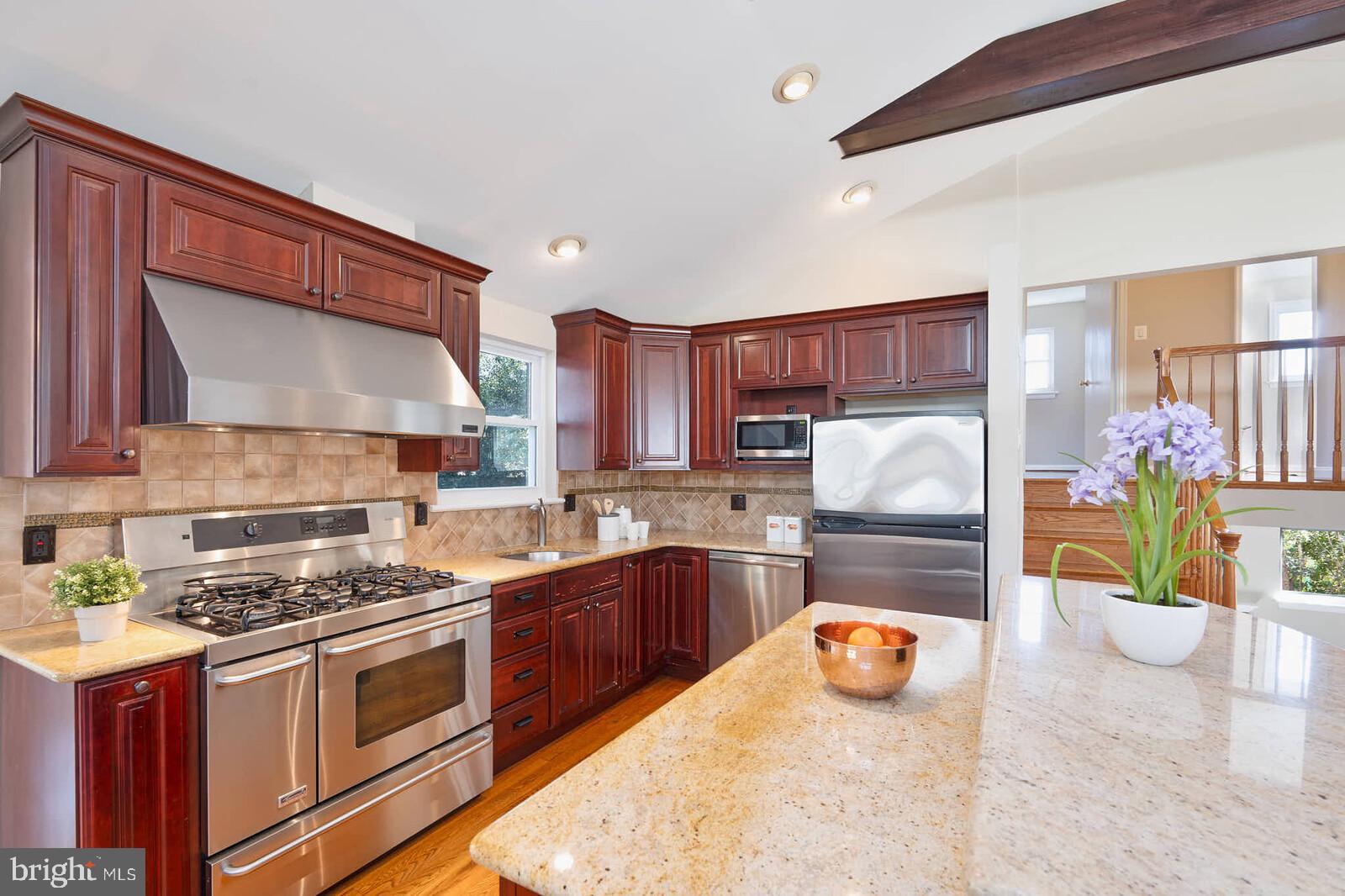 10313 Inwood Avenue Silver Spring, MD 20902 - Photo 7 of 33 All stainless steel appliances in kitchen