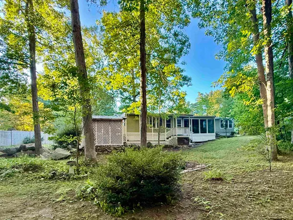 $385,000 | 7 Colcord Pond Drive, Exeter, NH 03833