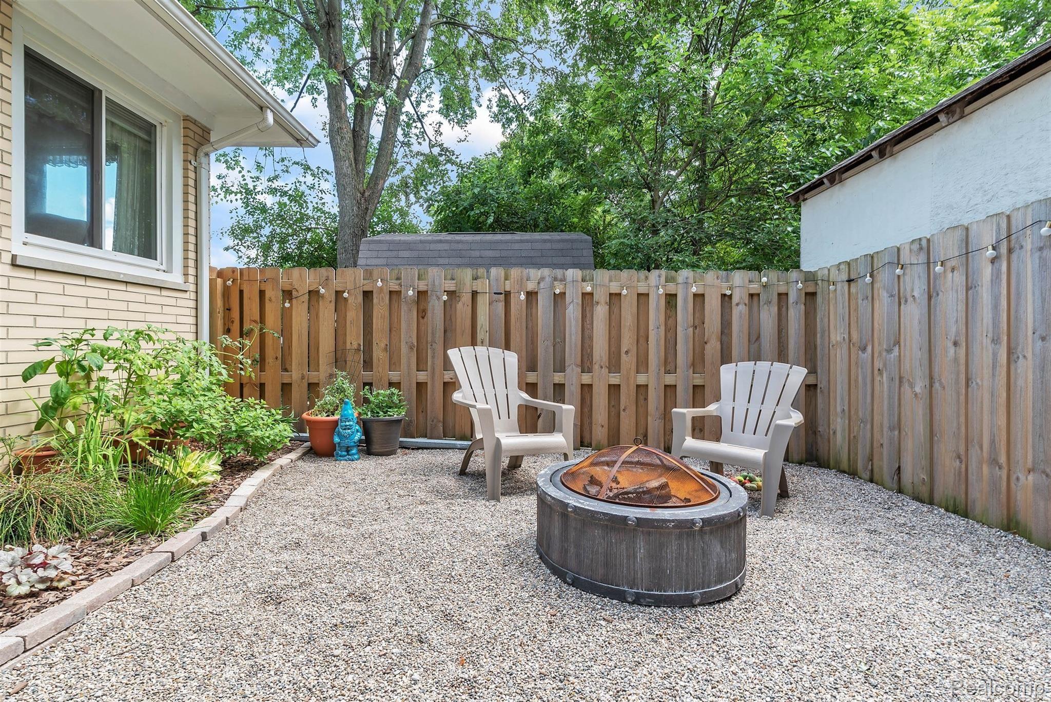 603 Hickory Street Fenton, MI 48430 - Photo 39 of 50 49-603 Hickory St -WindowStill-Real.jpg