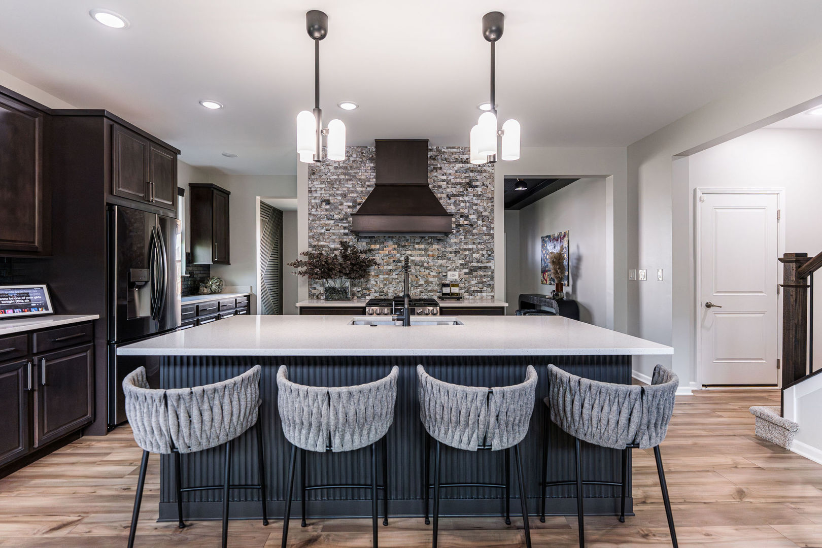 16230 Lake View Road Plainfield, IL 60586 - Photo 20 of 62 a large kitchen with a table and chairs
