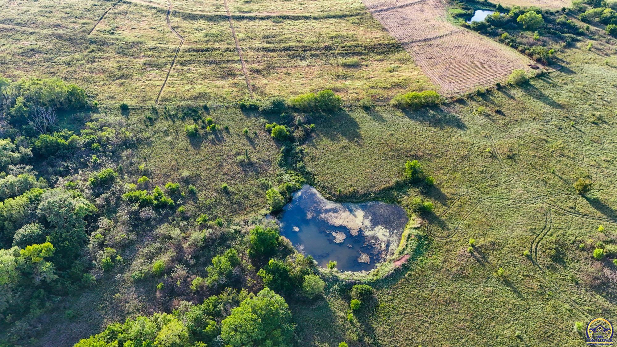 7402 Southwest Davis Road Auburn, KS 66402 - Photo 15 of 24