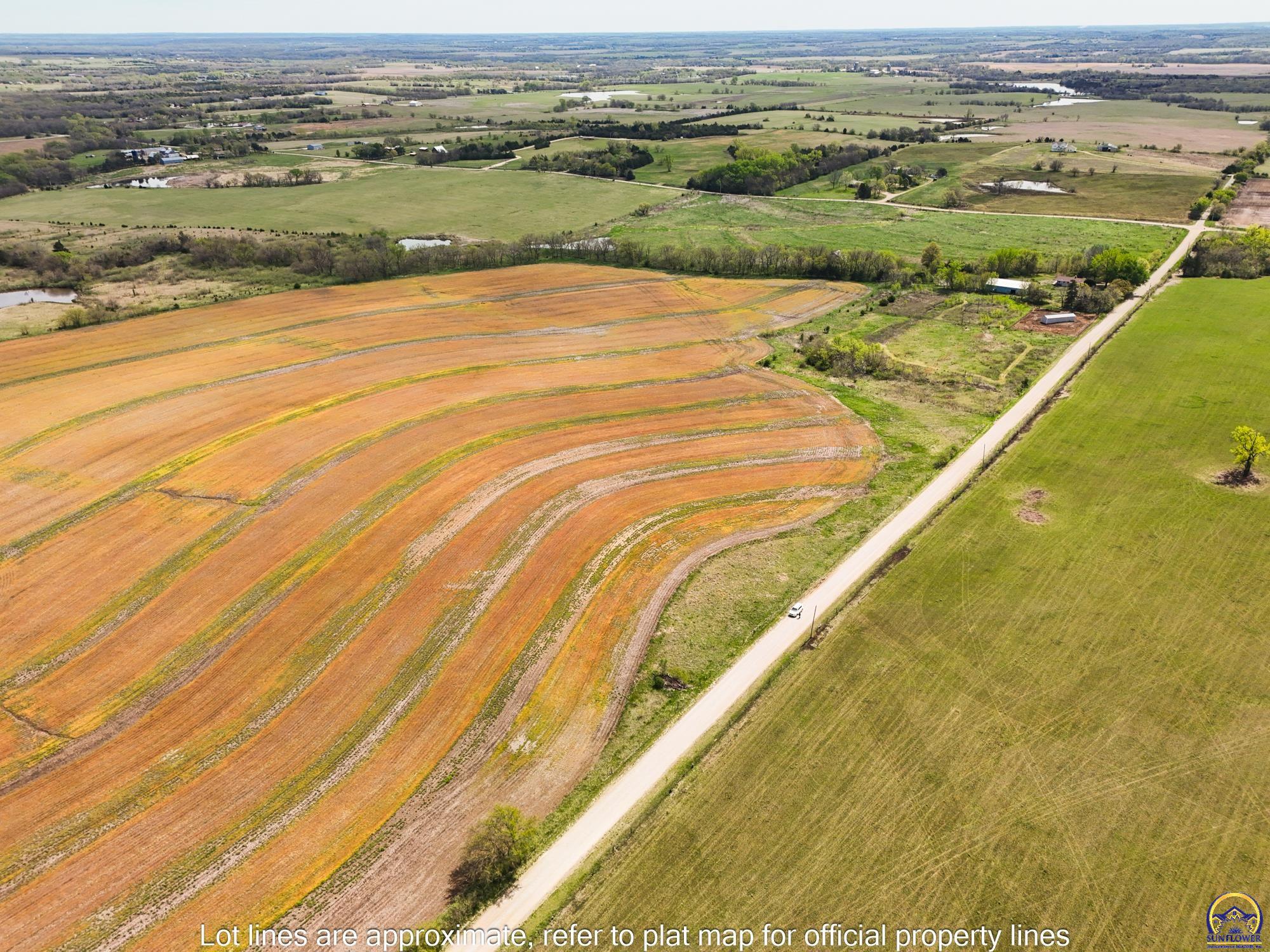 7402 Southwest Davis Road Auburn, KS 66402 - Photo 3 of 24