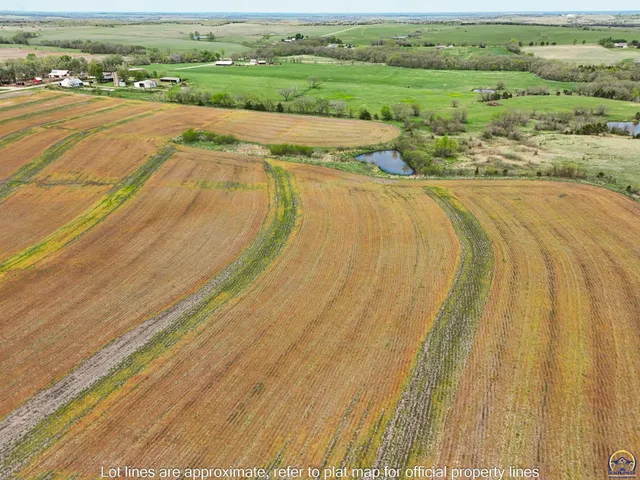 $125,000 | 7402 Southwest Davis Road, Auburn, KS 66402