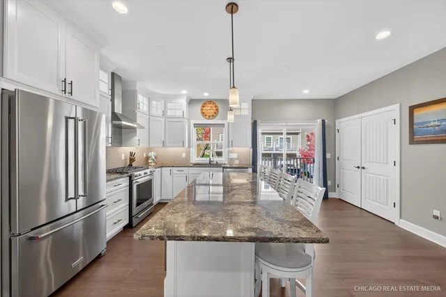 $890,000 | 166 3rd Avenue, Fontana, WI 53125