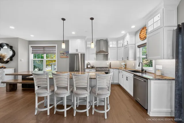 $890,000 | 166 3rd Avenue, Fontana, WI 53125