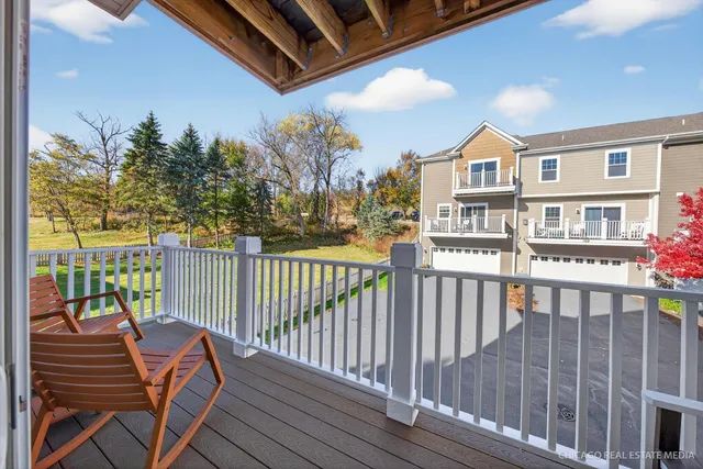 $890,000 | 166 3rd Avenue, Fontana, WI 53125