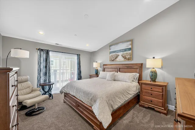 $890,000 | 166 3rd Avenue, Fontana, WI 53125