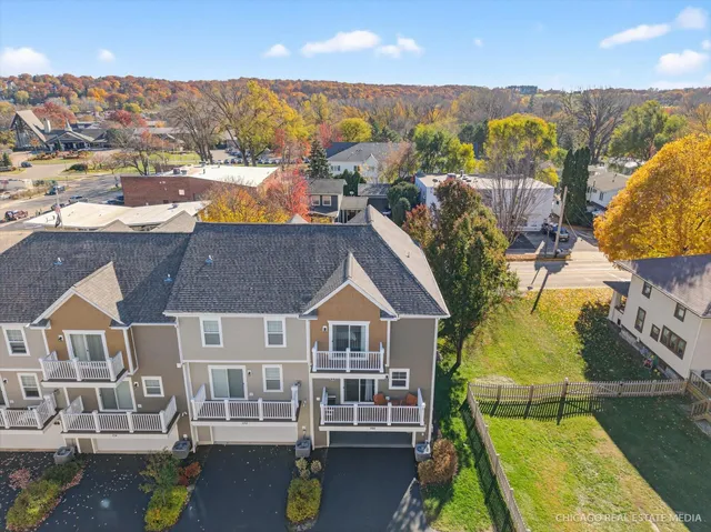 $890,000 | 166 3rd Avenue, Fontana, WI 53125