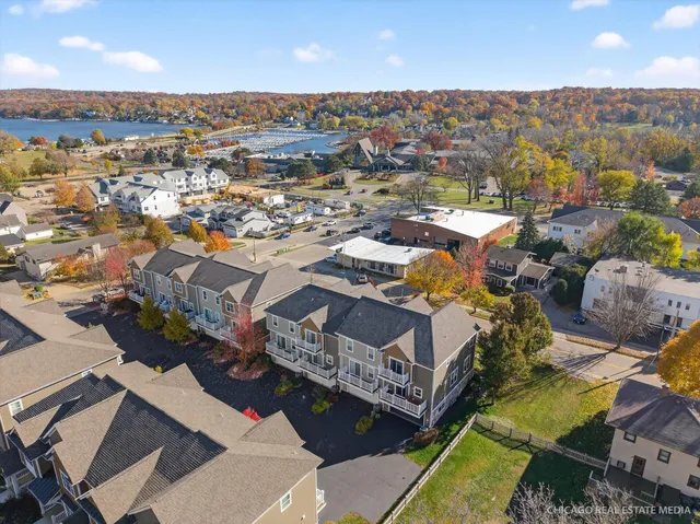 $890,000 | 166 3rd Avenue, Fontana, WI 53125