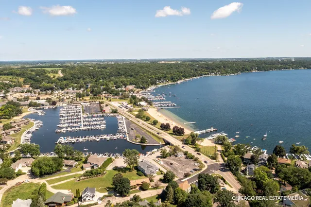 $890,000 | 166 3rd Avenue, Fontana, WI 53125