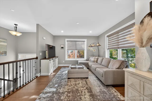 $890,000 | 166 3rd Avenue, Fontana, WI 53125