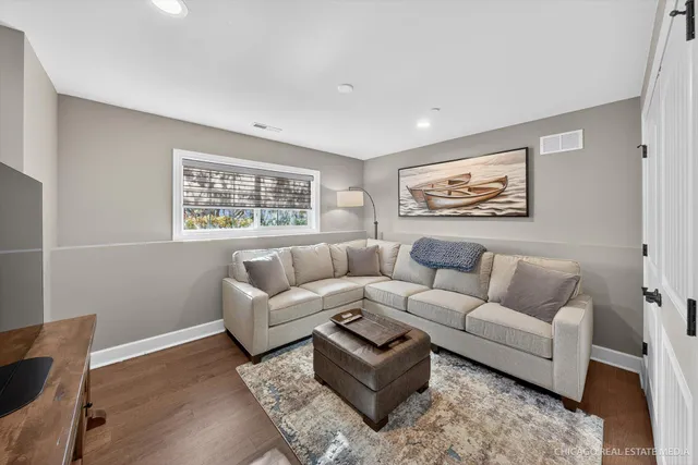 $890,000 | 166 3rd Avenue, Fontana, WI 53125