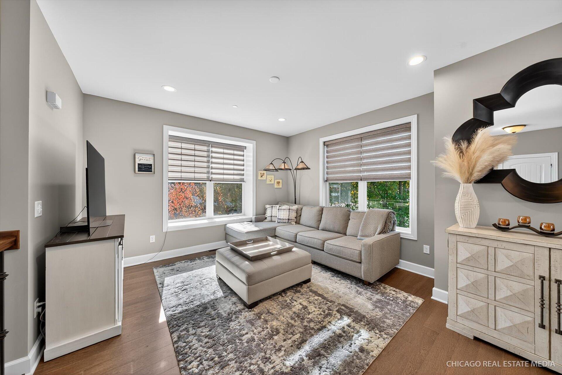 166 3rd Avenue Fontana, WI 53125 - Photo 9 of 37 10-166 Third Ave Fontana-26