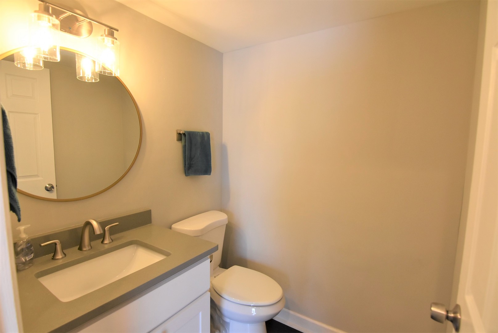 1317 Devonshire Road Buffalo Grove, IL 60089 - Photo 21 of 45