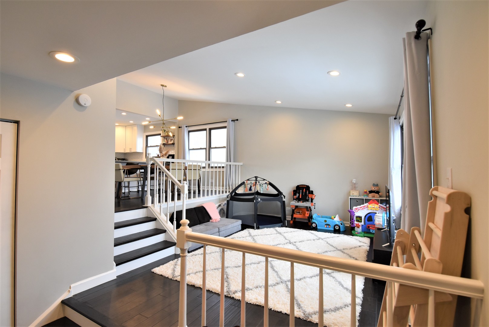1317 Devonshire Road Buffalo Grove, IL 60089 - Photo 4 of 45