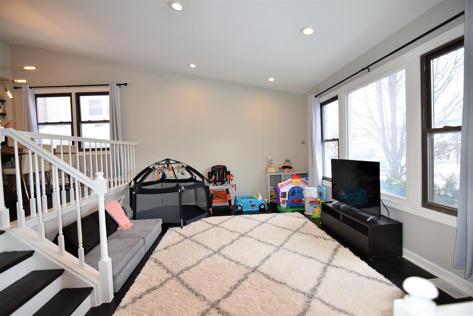 1317 Devonshire Road Buffalo Grove, IL 60089 - Photo 5 of 45