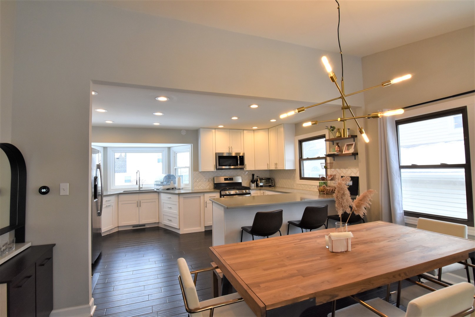 1317 Devonshire Road Buffalo Grove, IL 60089 - Photo 7 of 45