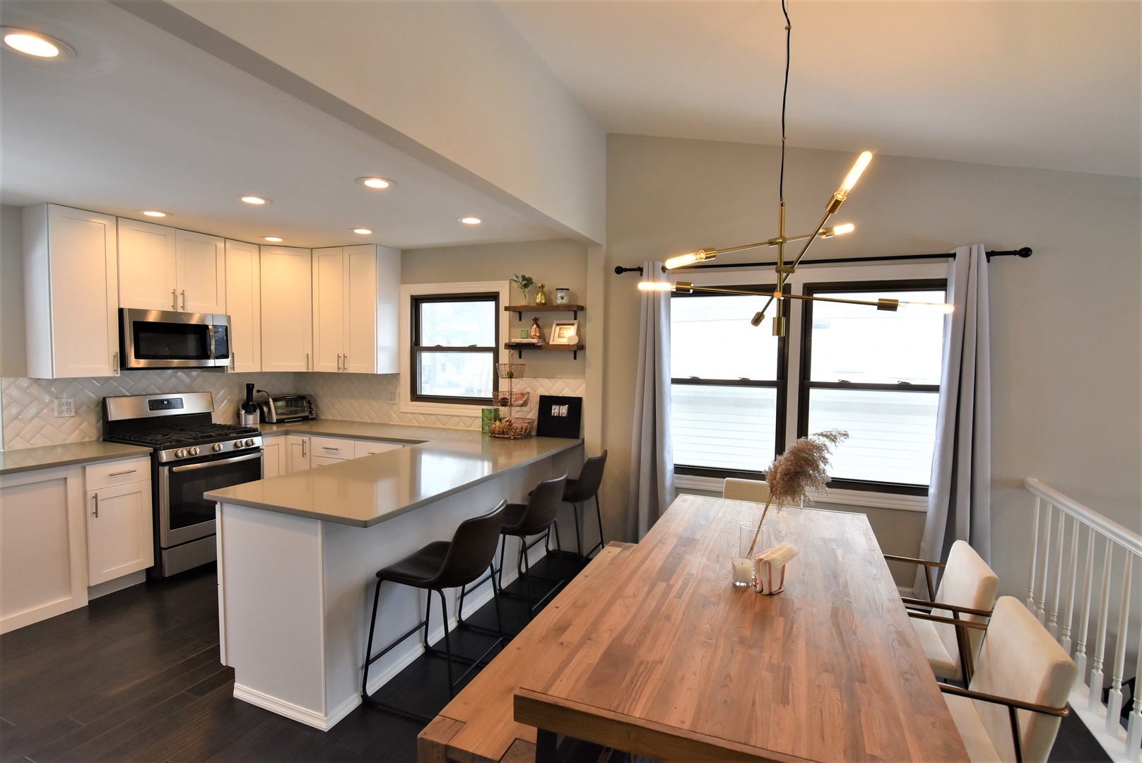 1317 Devonshire Road Buffalo Grove, IL 60089 - Photo 8 of 45