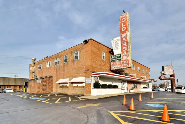 $2,950,000 | 9200 West Cermak Road, Broadview, IL 60155