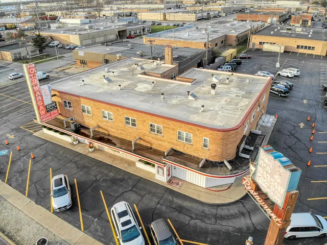 $2,950,000 | 9200 West Cermak Road, Broadview, IL 60155