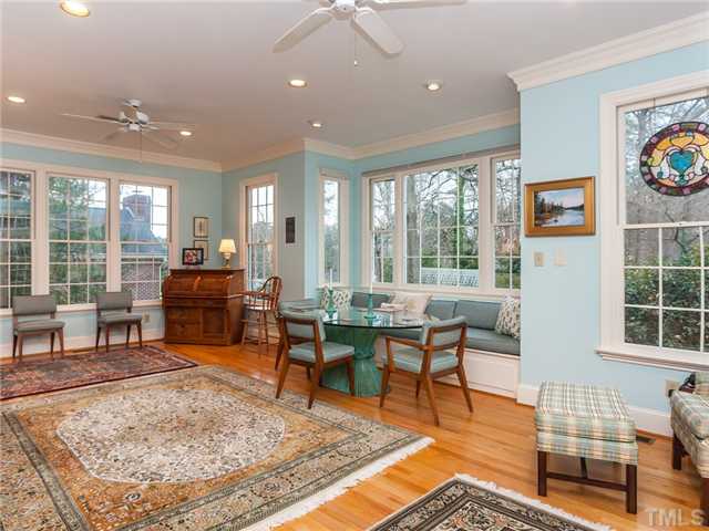 312 Buncombe Street Raleigh, NC 27609 - Photo 9 of 25