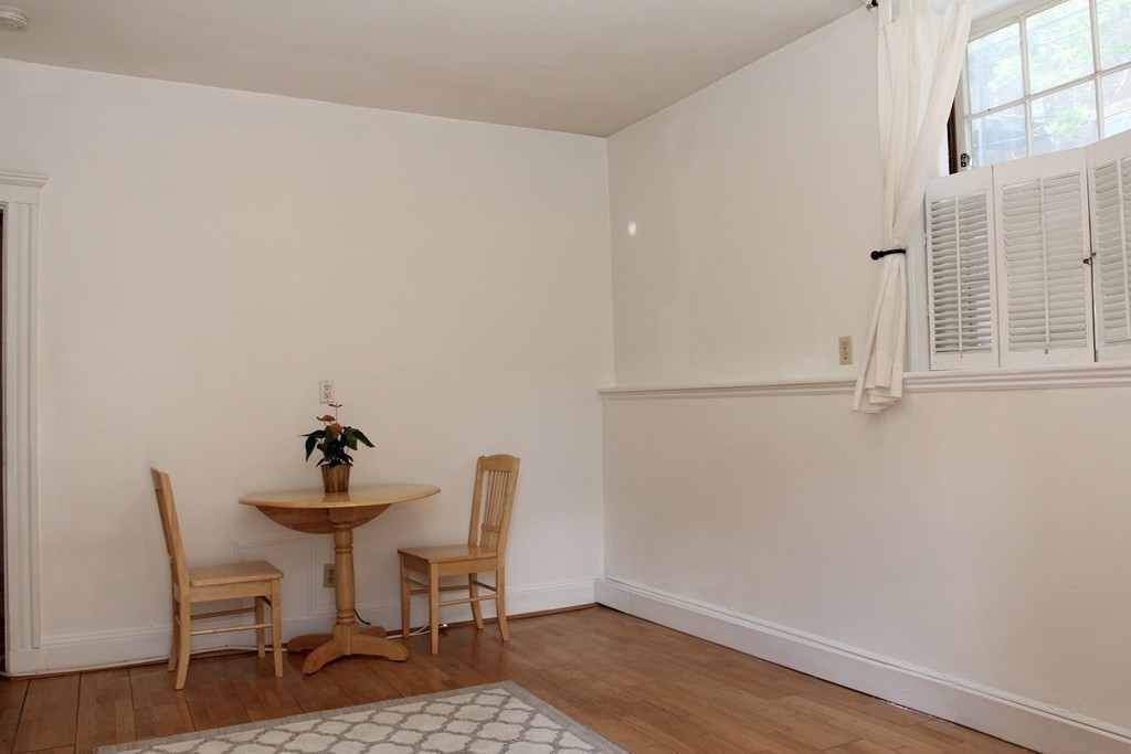 139 Beaconsfield Road, Unit B2 Brookline, MA 02445 - Photo 5 of 16 Gallery Image 5