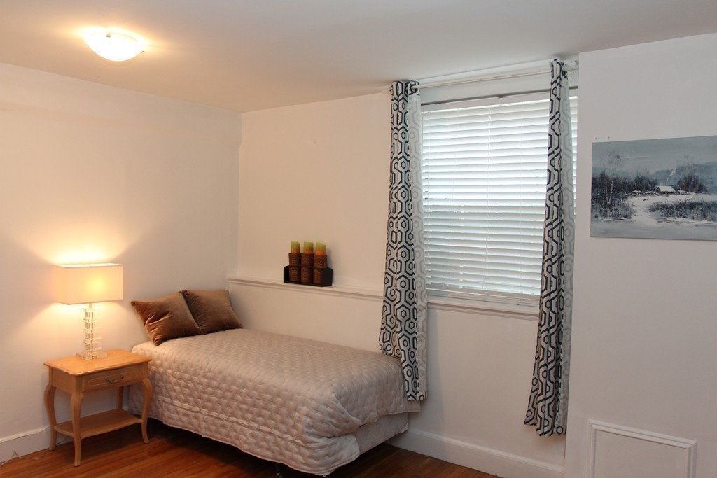 139 Beaconsfield Road, Unit B2 Brookline, MA 02445 - Photo 7 of 16 Gallery Image 7