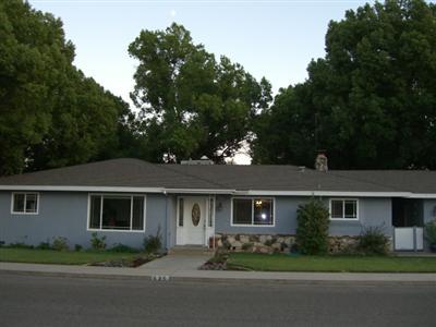 625 West Shoemake Avenue Reedley, CA 93654 - Photo 1 of 13 Street View of Home. Please notice the huge trees in the backyard and on the East side.