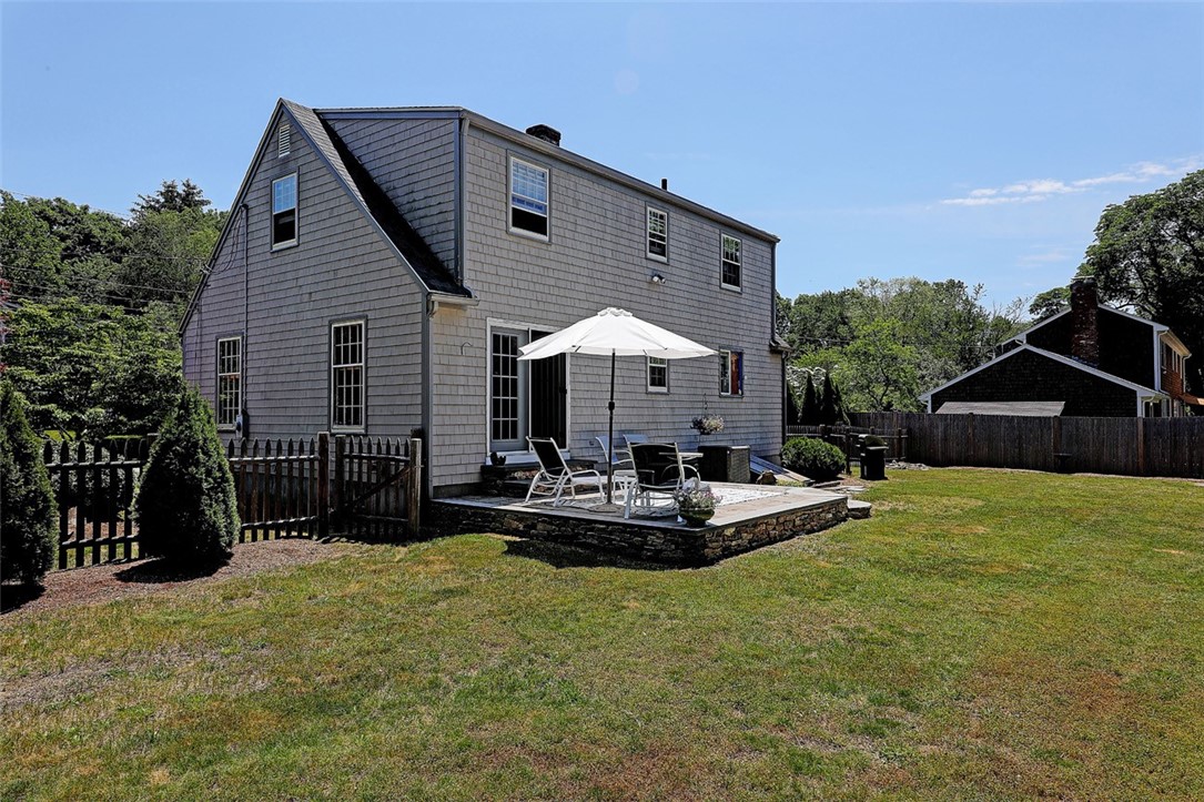 31 Anthony Road Barrington, RI 02806 - Photo 2 of 23 Gallery Image 2
