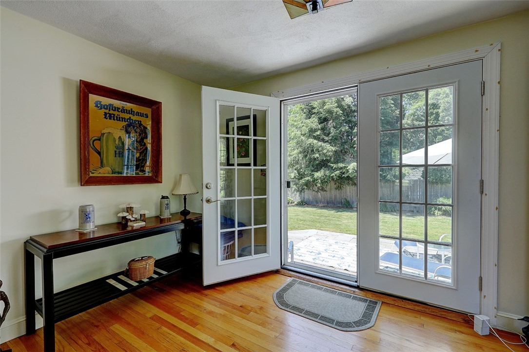 31 Anthony Road Barrington, RI 02806 - Photo 5 of 23 Gallery Image 5