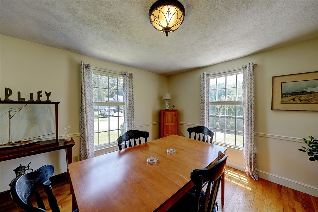 31 Anthony Road Barrington, RI 02806 - Photo 9 of 23 Gallery Image 9