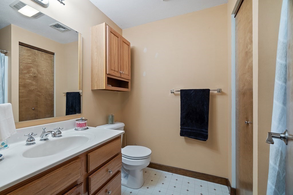 24 Centerview Road, Unit 24 Atkinson, NH 03811 - Photo 23 of 40