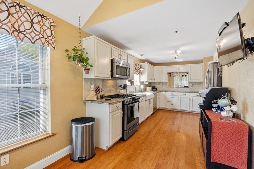 24 Centerview Road, Unit 24 Atkinson, NH 03811 - Photo 9 of 40