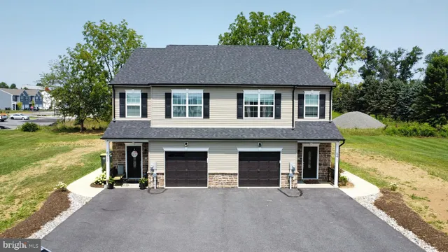 $849,998 | 8451 Hamilton Boulevard, Breinigsville, PA 18031