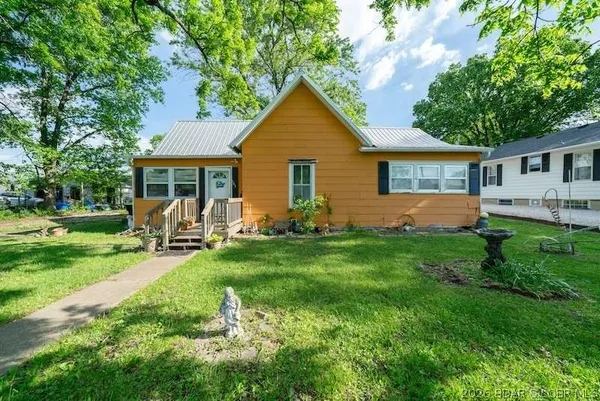$64,900 | 105 West Green Street, Versailles, MO 65084