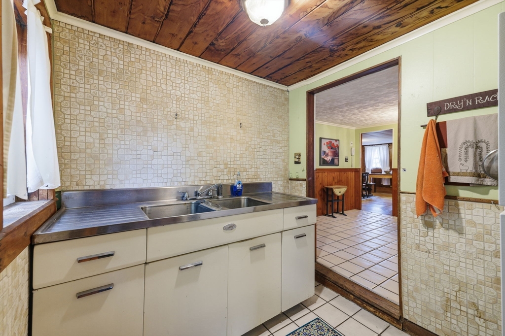 68 Chestnut Street Franklin, MA 02038 - Photo 18 of 27