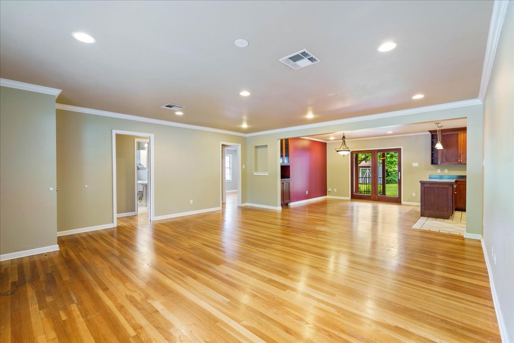 1205 Ruth Avenue Austin, TX 78757 - Photo 5 of 30