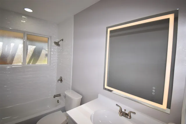 $1,425 | 16587 El Camino Real, Houston, TX 77062