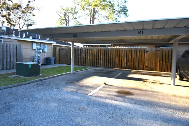 $1,425 | 16587 El Camino Real, Houston, TX 77062