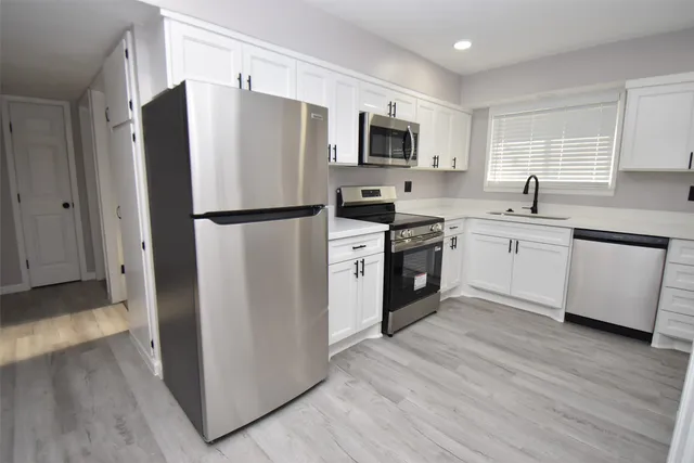 $1,425 | 16587 El Camino Real, Houston, TX 77062