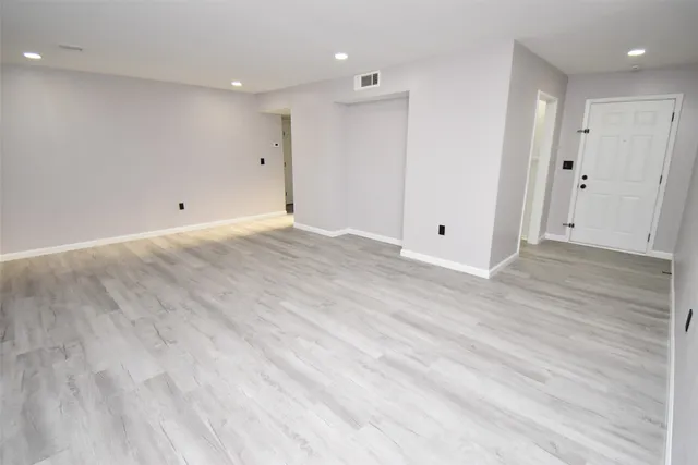 $1,425 | 16587 El Camino Real, Houston, TX 77062