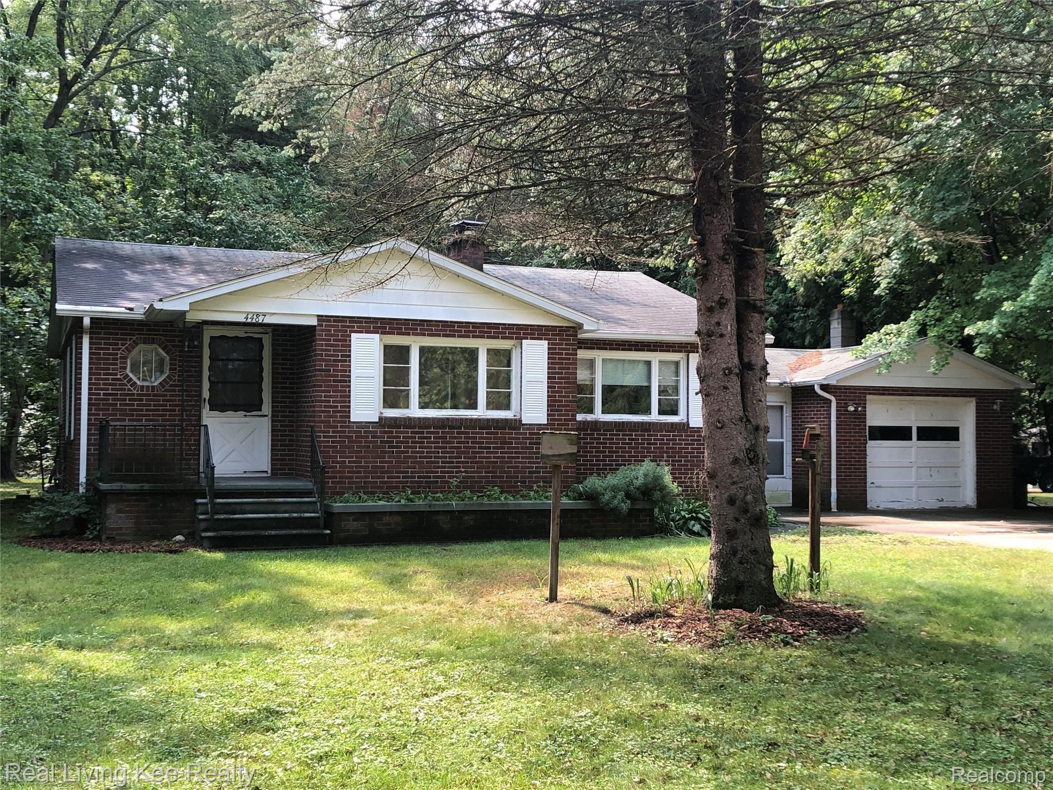 4487 Atkins Road Port Huron, MI 48060 - Photo 1 of 3 4487 Atkins Rd front exterior photo.jpg