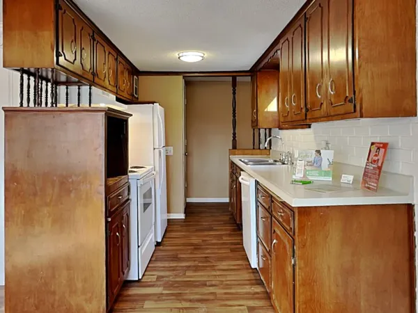 $1,925 | 2910 Louisiana Avenue North, Crystal, MN 55427