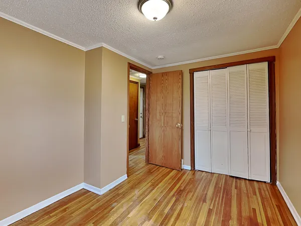 $1,925 | 2910 Louisiana Avenue North, Crystal, MN 55427