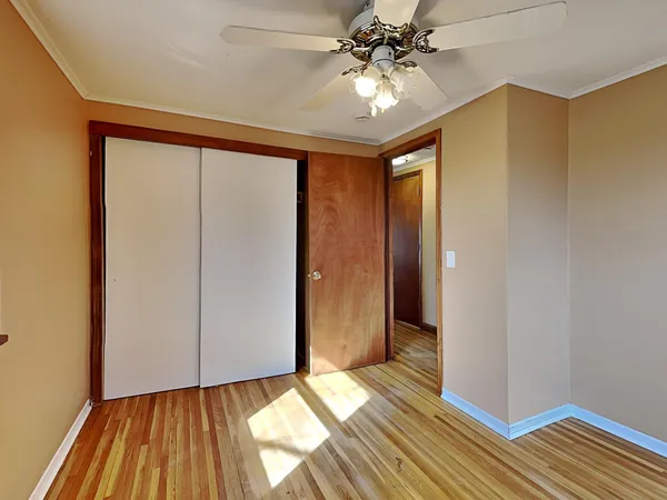 $1,925 | 2910 Louisiana Avenue North, Crystal, MN 55427